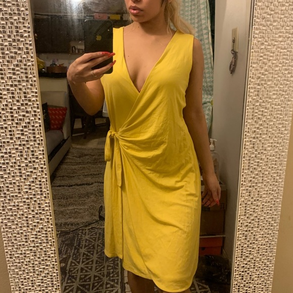 Forever 21 Dresses & Skirts - NWT Yellow Wrap Dress💛